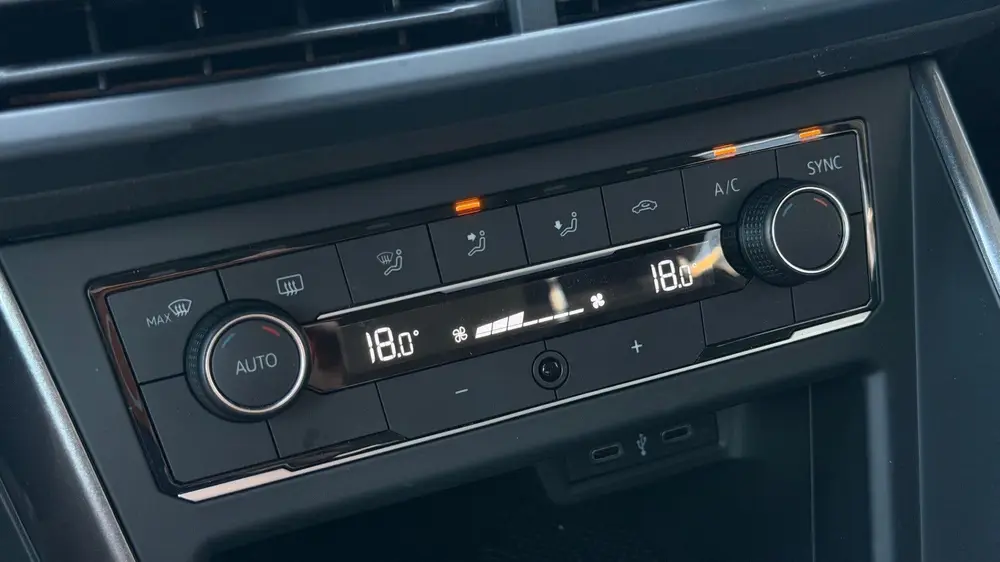 Volkswagen Polo 1.0 TSI Highline, Carplay, Cruise, Navi uit 2021, foto 17