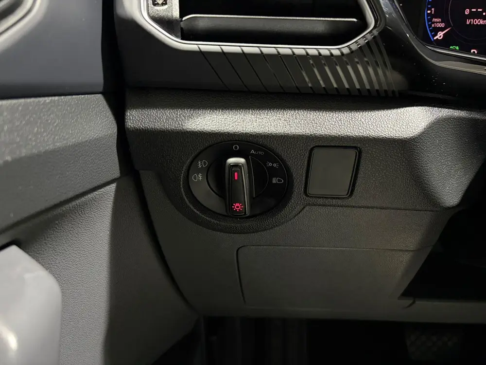 Volkswagen T-Cross 1.0 TSI Style Automaat, Digitaal instrume uit 2020, foto 10