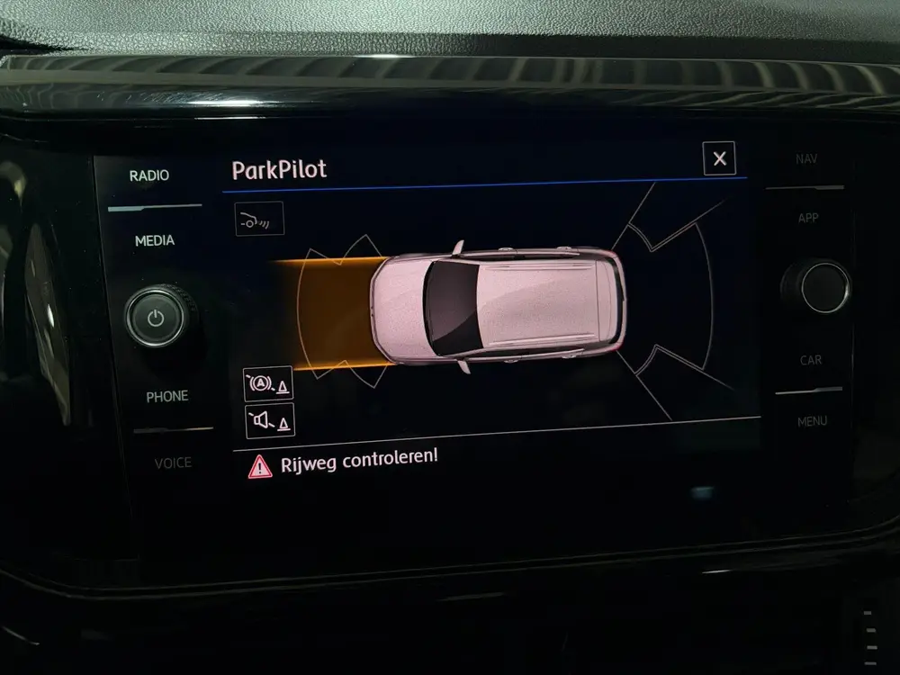 Volkswagen T-Cross 1.0 TSI Style Automaat, Digitaal instrume uit 2020, foto 12