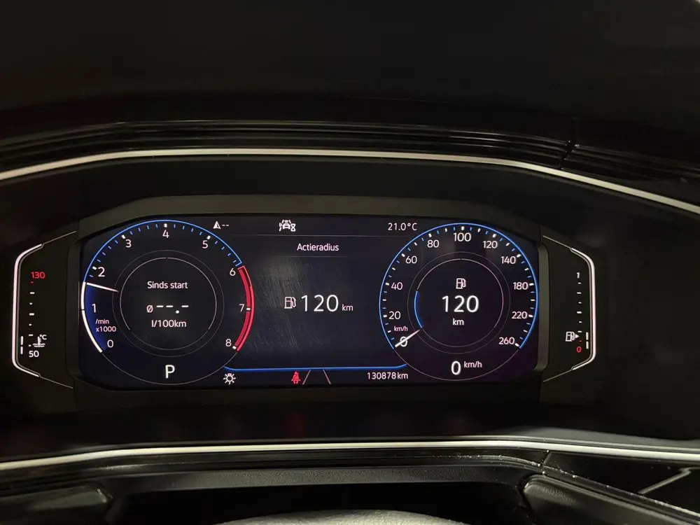 Volkswagen T-Cross 1.0 TSI Style Automaat, Digitaal instrume uit 2020, foto 14