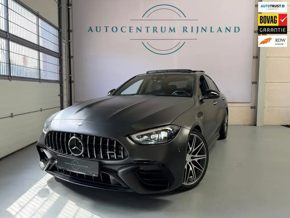 Mercedes-Benz C-Klasse AMG 63 S E Performance, panoramadak uit 2023