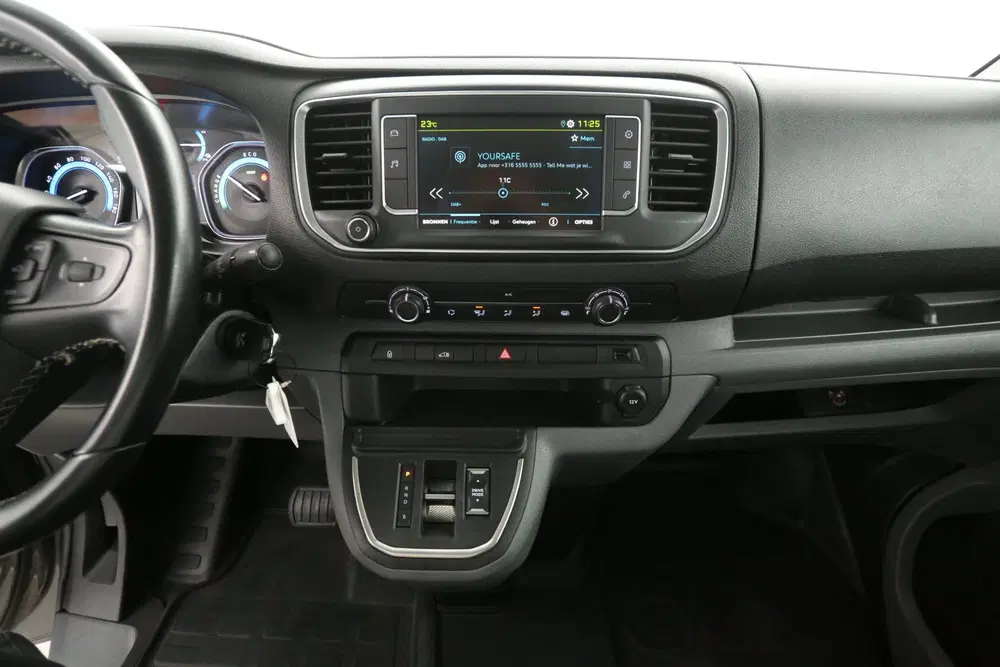 Peugeot Expert Standard Premium 75 kWh L2H1 uit 2022, foto 13