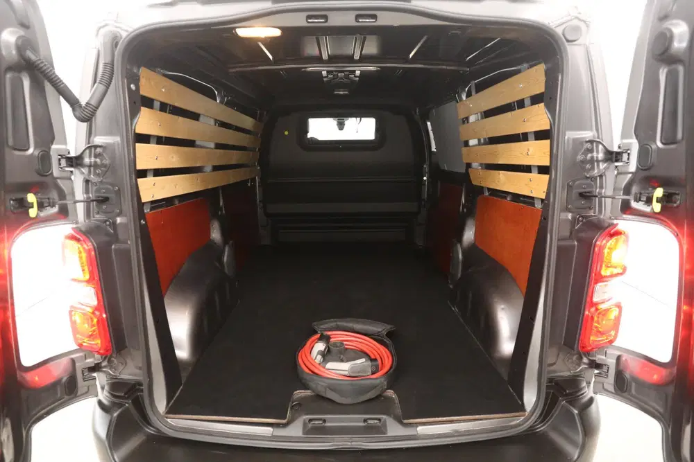Peugeot Expert Standard Premium 75 kWh L2H1 uit 2022, foto 3