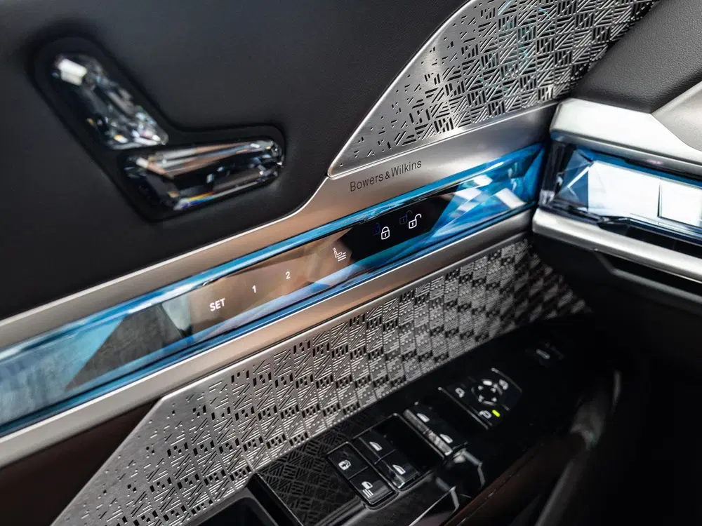 BMW i7 xDrive60 106 kWh uit 2023, foto 14