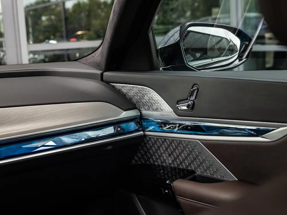 BMW i7 xDrive60 106 kWh uit 2023, foto 16