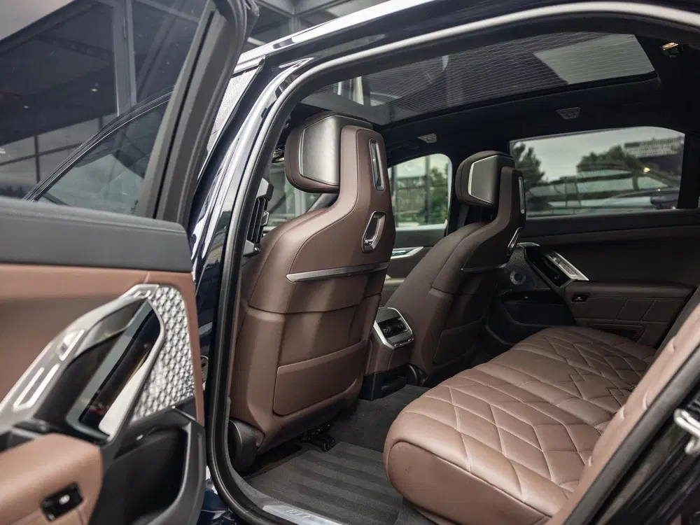 BMW i7 xDrive60 106 kWh uit 2023, foto 20