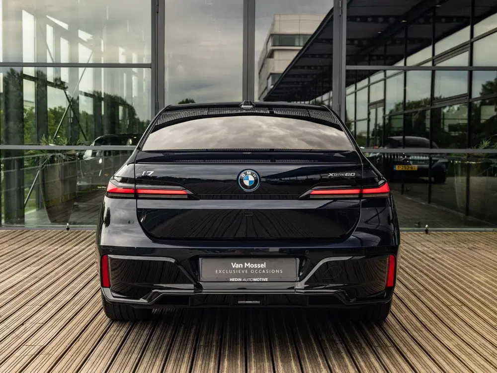 BMW i7 xDrive60 106 kWh uit 2023, foto 5