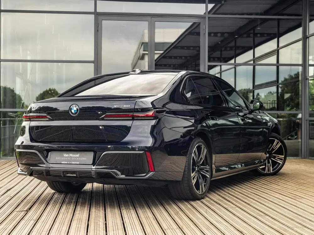 BMW i7 xDrive60 106 kWh uit 2023, foto 6