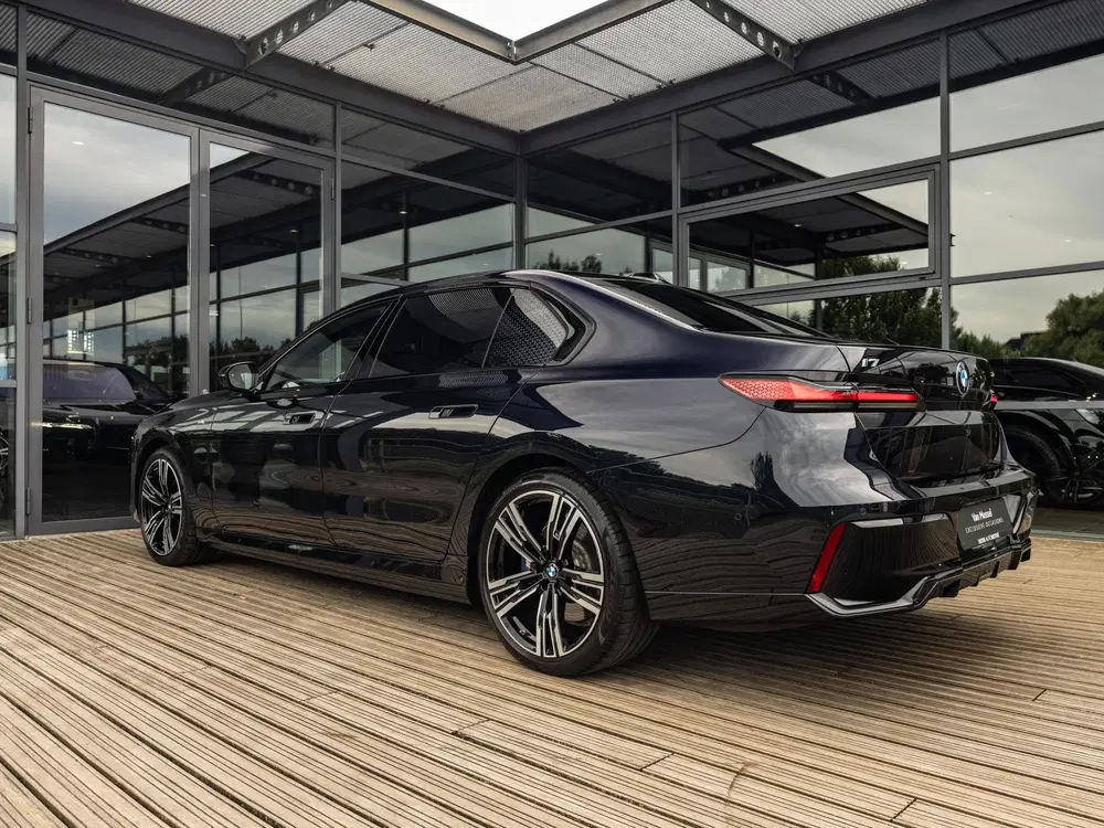 BMW i7 xDrive60 106 kWh uit 2023, foto 9