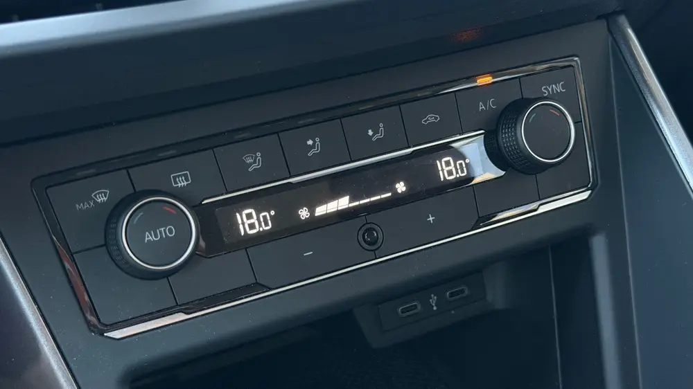 Volkswagen Polo 1.0 TSI Highline, Carplay, Cruise, Navi uit 2021, foto 17