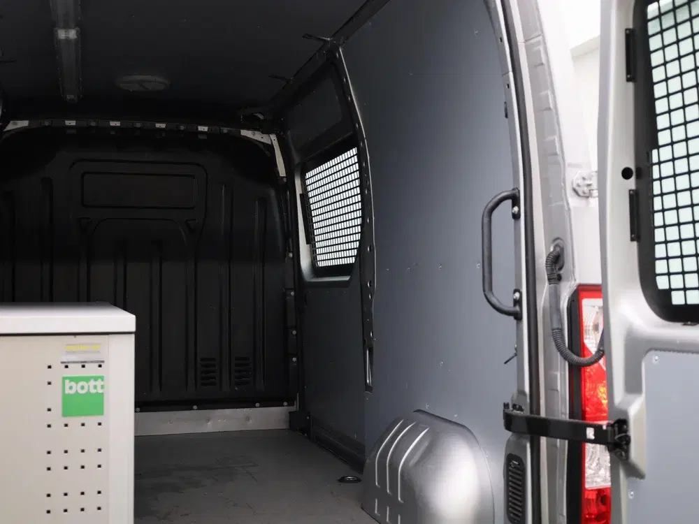 Opel Movano 2.3 Turbo L2H2 uit 2021, foto 16