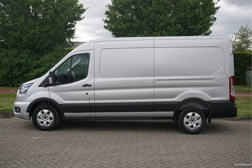 Ford Transit 350L L3H2 Limited AUT-8 165PK BPM VRIJ Nav uit 2024, foto 2