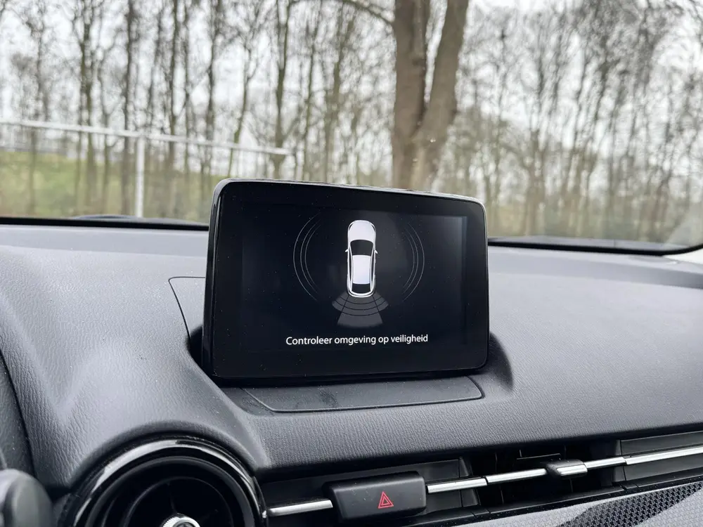 Mazda 2 1.5 Skyactiv-G TS+ Automaat | LED | DODEHOEK DETECTI uit 2019, foto 9