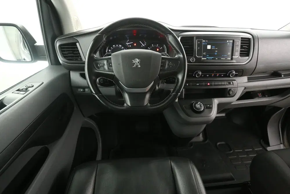 Peugeot Expert 2.0 BlueHDI L2H1 uit 2022, foto 2