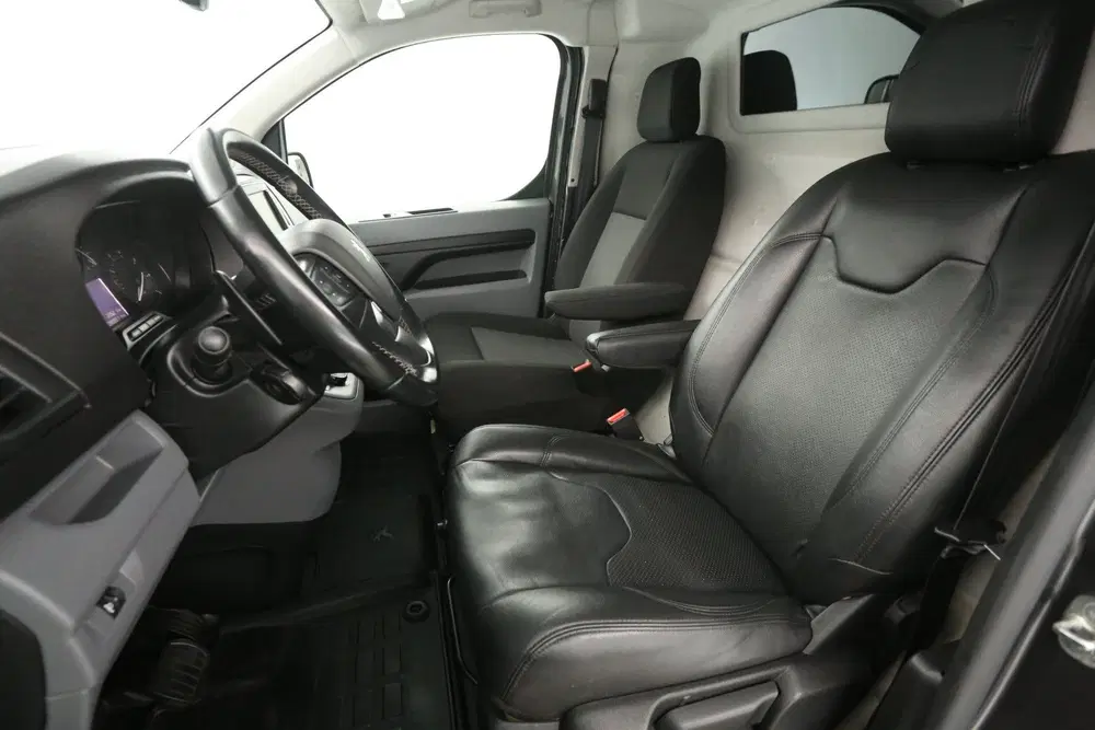 Peugeot Expert 2.0 BlueHDI L2H1 uit 2022, foto 9