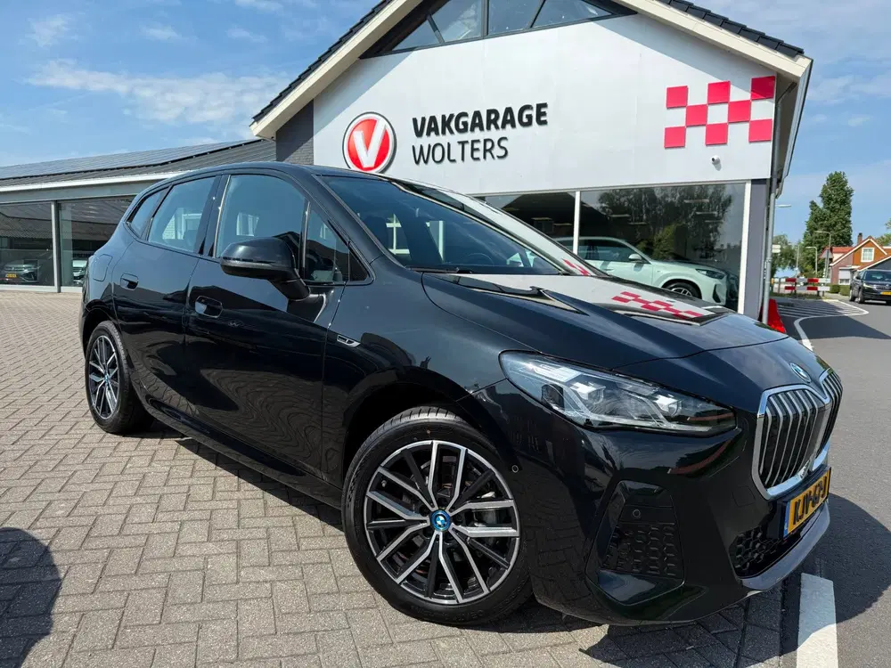 BMW 2-serie 225e xDrive M Sportpakket Aut. uit 2022, foto 2