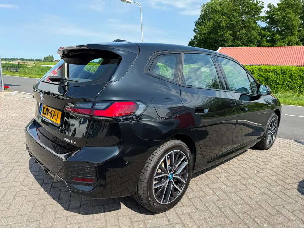 BMW 2-serie 225e xDrive M Sportpakket Aut. uit 2022, foto 7
