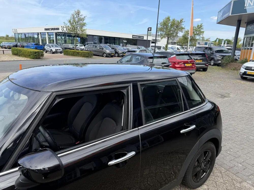 Mini One 1.5 One Essential 90PK 5 Deurs met Navigat uit 2021, foto 10
