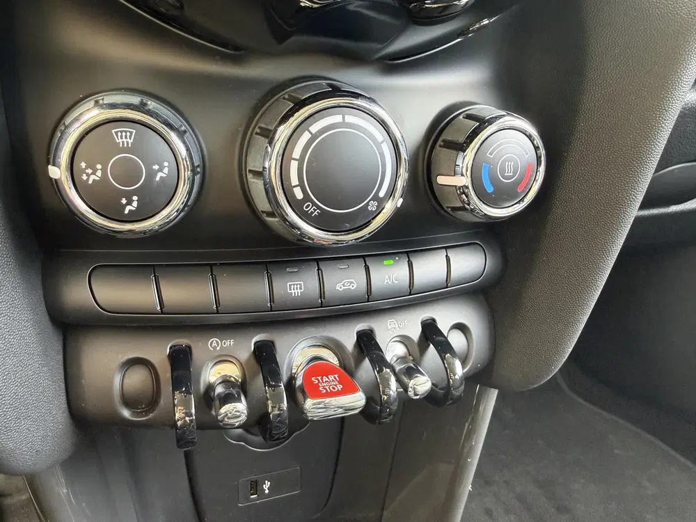 Mini One 1.5 One Essential 90PK 5 Deurs met Navigat uit 2021, foto 19