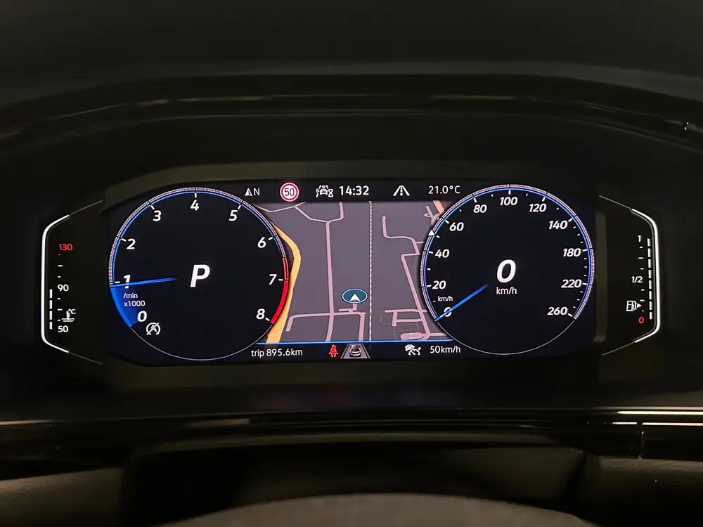 Volkswagen T-Roc 1.5 TSI R-Line Business | CAMERA | IQ DRIVE uit 2024, foto 17