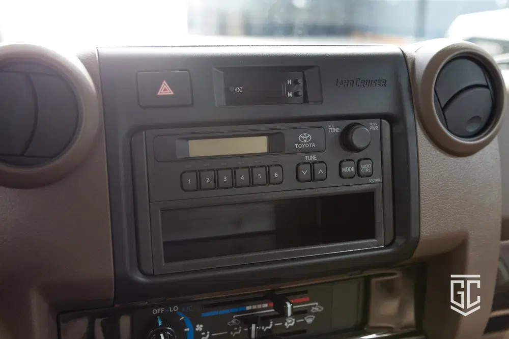 Toyota Land Cruiser GRJ78 M uit 2024, foto 16