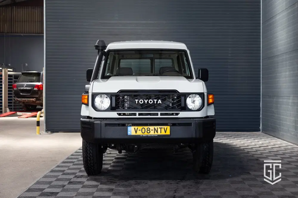Toyota Land Cruiser GRJ78 M uit 2024, foto 2