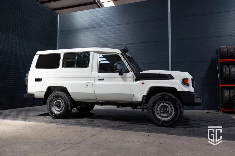 Toyota Land Cruiser GRJ78 M uit 2024, foto 3