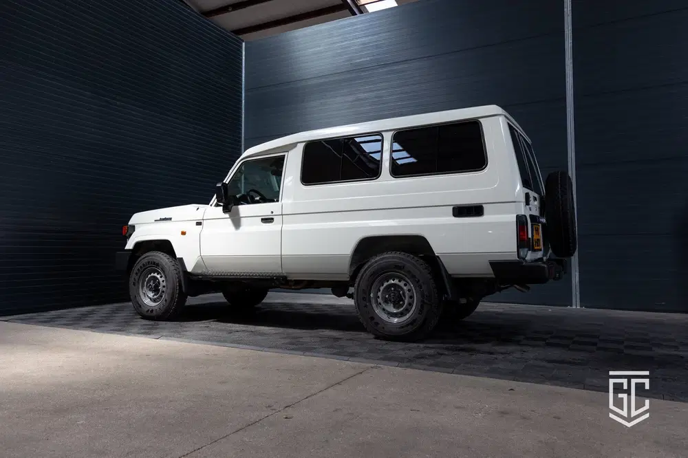 Toyota Land Cruiser GRJ78 M uit 2024, foto 4