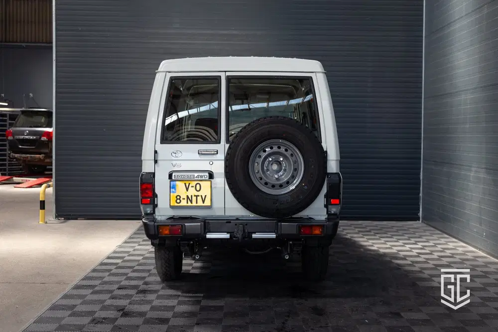 Toyota Land Cruiser GRJ78 M uit 2024, foto 5