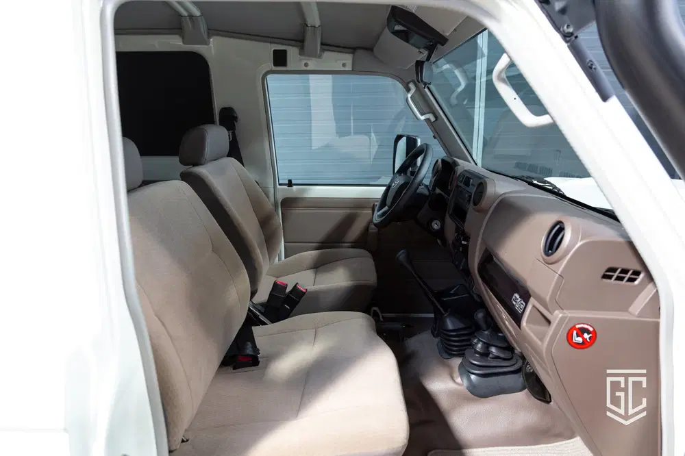 Toyota Land Cruiser GRJ78 M uit 2024, foto 8