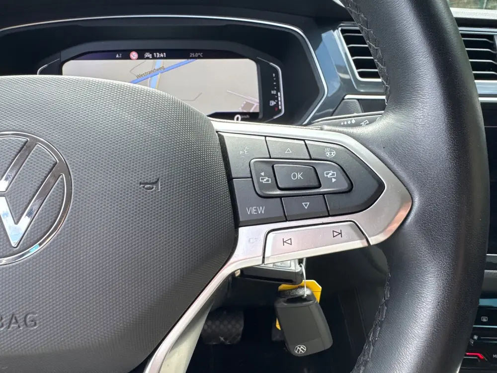 Volkswagen Tiguan TSI 245PK eHYBRIDE DSG LIFE VIRTUAL/CAMERA uit 2022, foto 18