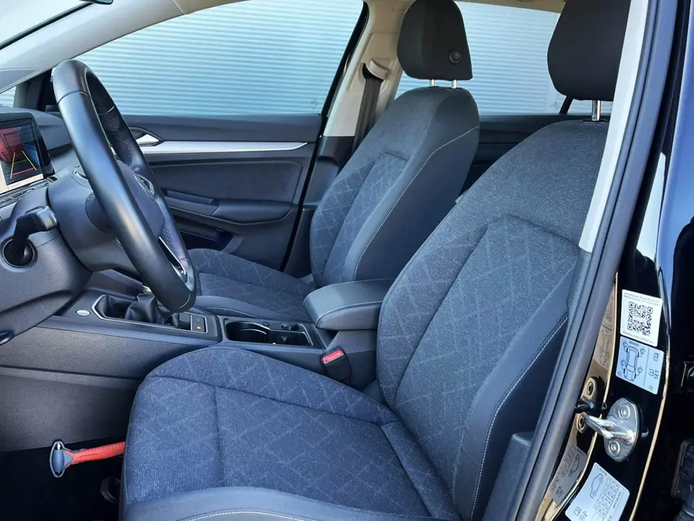 Volkswagen Golf 1.0 TSI 110pk Life | Navigatie | App Connect uit 2023, foto 4
