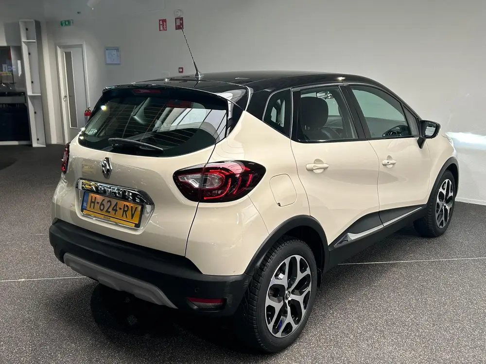 Renault Captur 1.3 TCe Intens uit 2019, foto 2