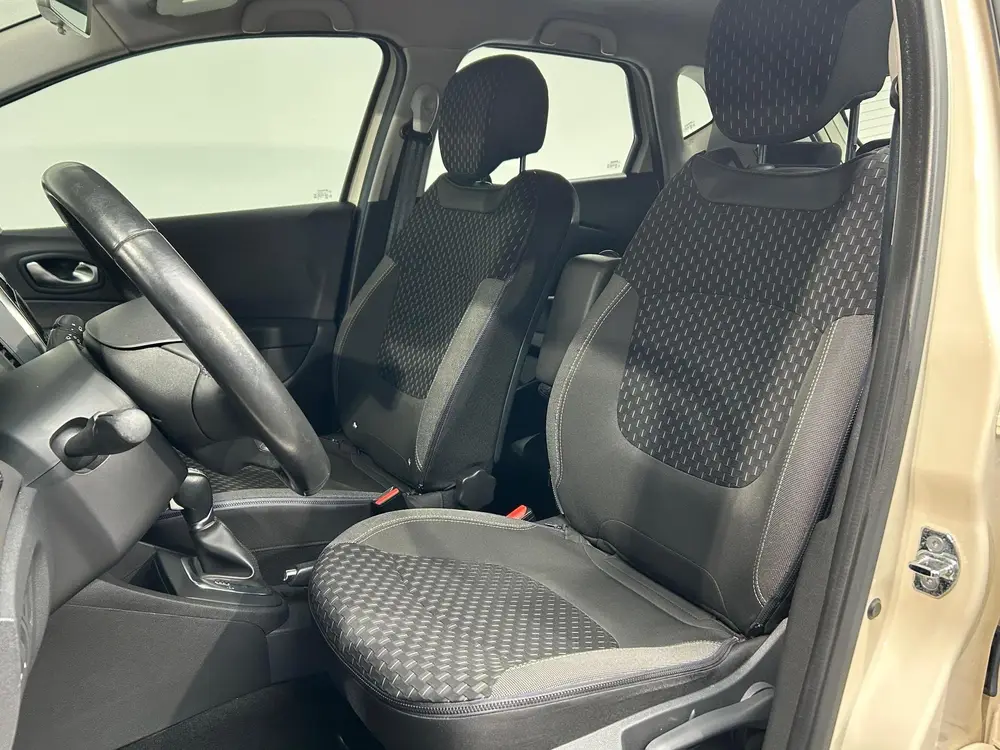 Renault Captur 1.3 TCe Intens uit 2019, foto 6