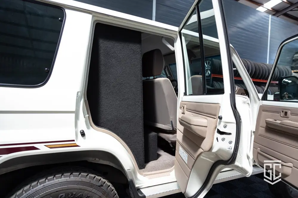Toyota Land Cruiser GRJ76 E M uit 2024, foto 10