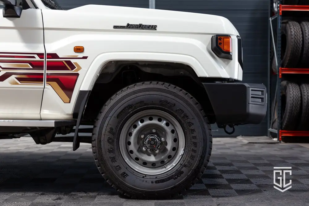 Toyota Land Cruiser GRJ76 E M uit 2024, foto 5