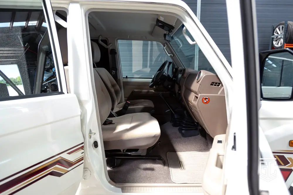 Toyota Land Cruiser GRJ76 E M uit 2024, foto 8