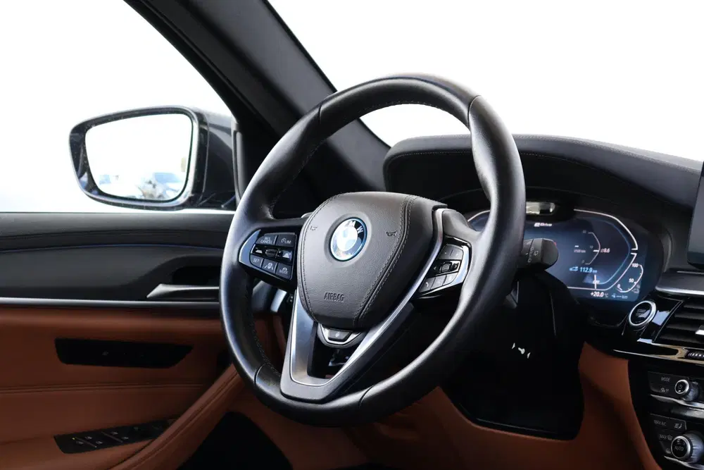 BMW 5-serie 530e Business Edition Plus uit 2022, foto 11