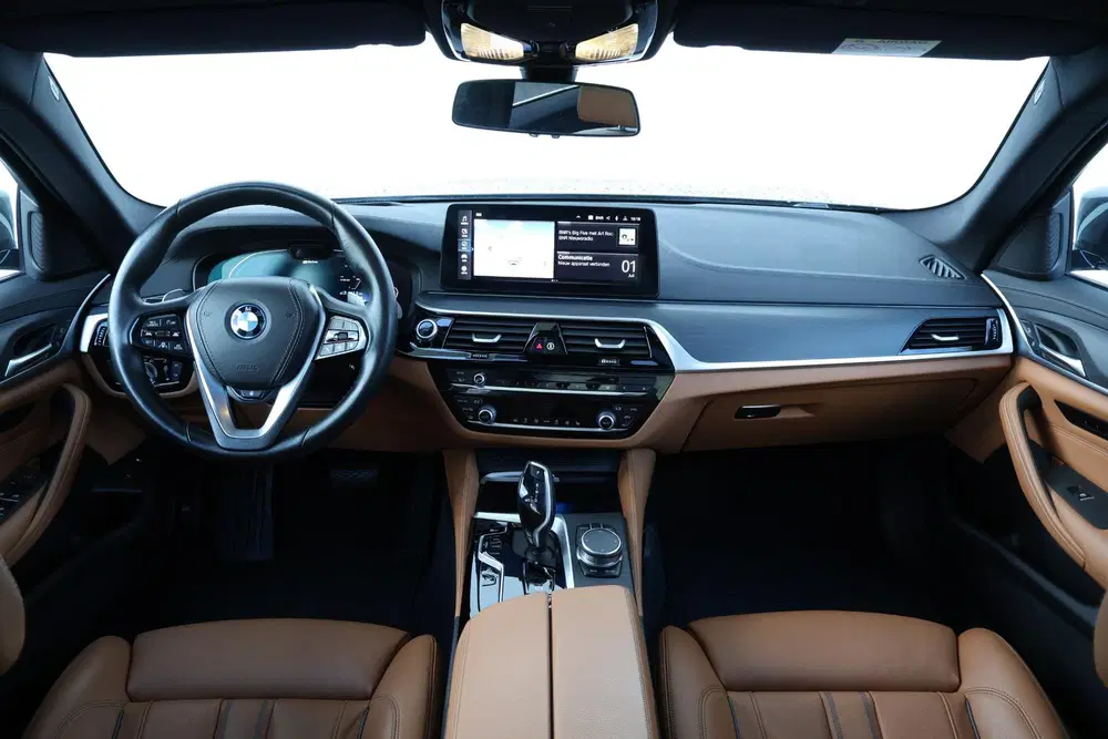 BMW 5-serie 530e Business Edition Plus uit 2022, foto 12