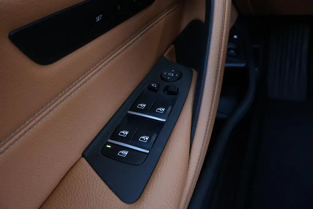 BMW 5-serie 530e Business Edition Plus uit 2022, foto 15