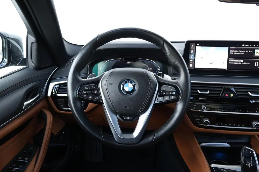 BMW 5-serie 530e Business Edition Plus uit 2022, foto 16