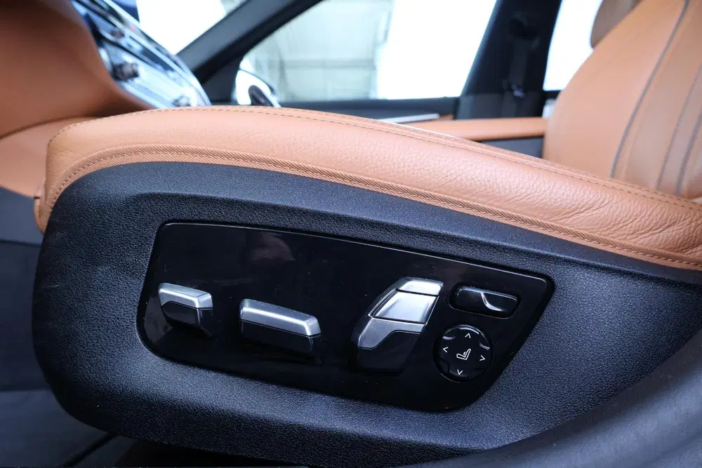 BMW 5-serie 530e Business Edition Plus uit 2022, foto 19