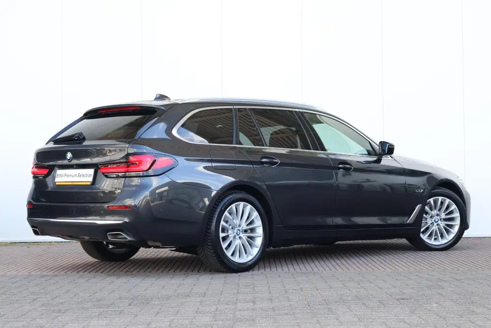 BMW 5-serie 530e Business Edition Plus uit 2022, foto 7