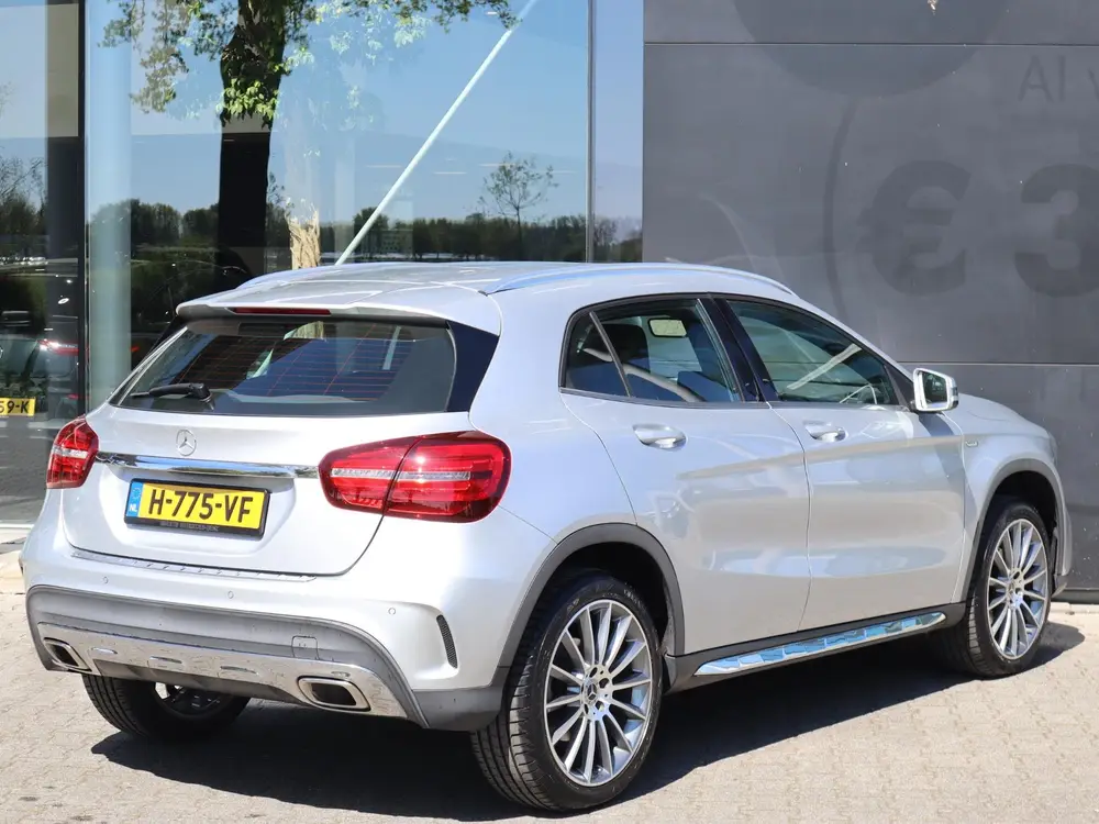 Mercedes-Benz GLA 200 Business uit 2019, foto 2