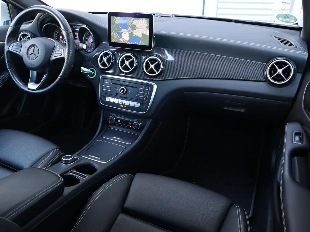 Mercedes-Benz GLA 200 Business uit 2019, foto 3