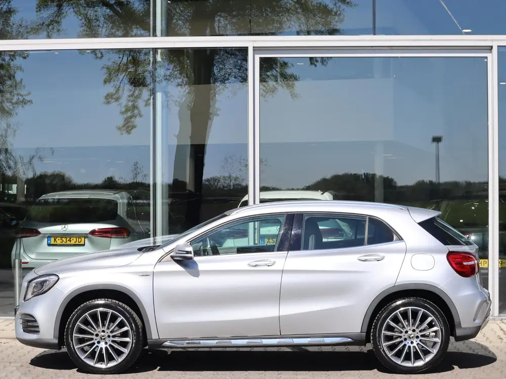 Mercedes-Benz GLA 200 Business uit 2019, foto 4