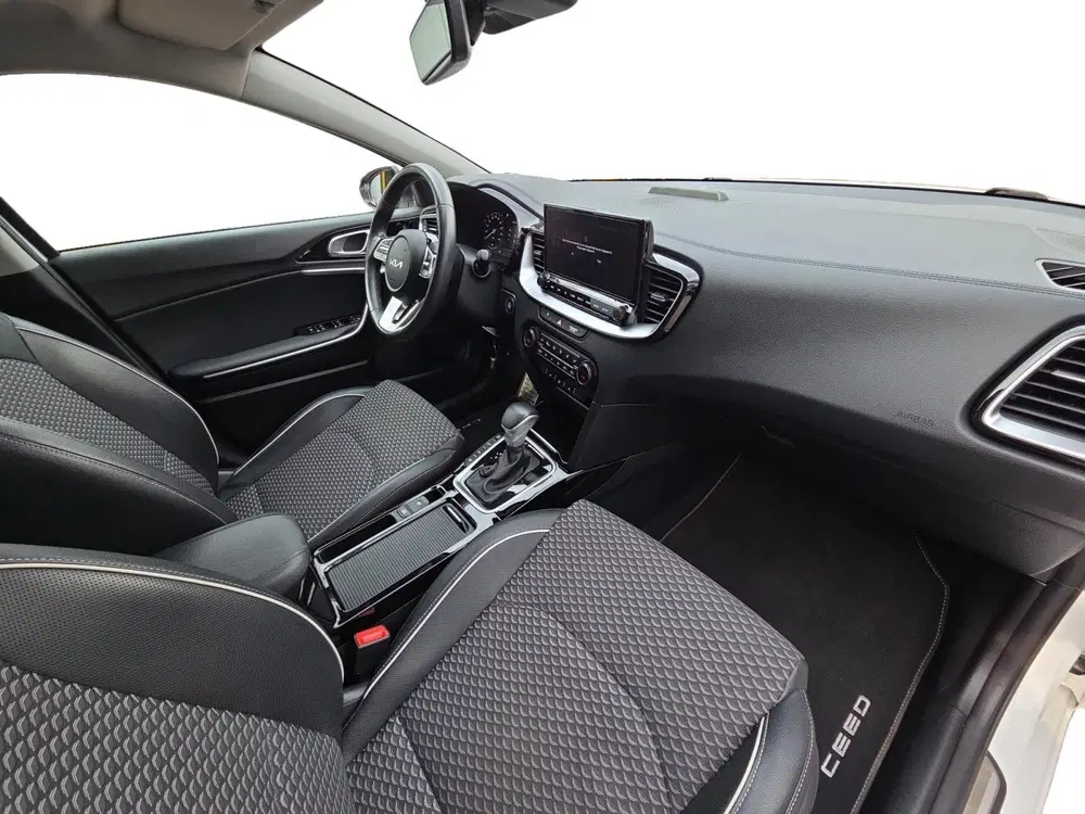 Kia Ceed 1.6i PHEV DynamicPlusLine Navi uit 2024, foto 12