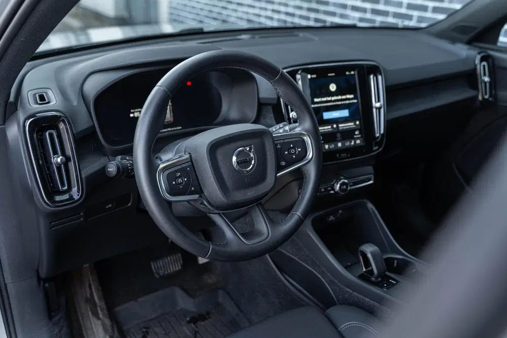 Volvo EX40 Single Motor Extended Range Plus 82 kWh uit 2025, foto 2