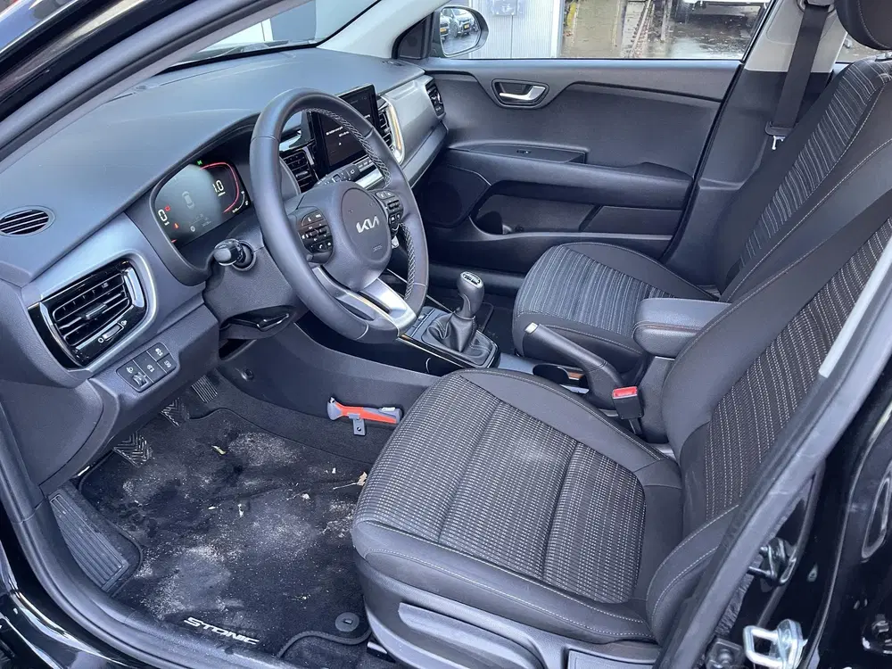 Kia Stonic 1.0 T-GDi MHEV DynamicLine Achteruitrijcam uit 2024, foto 13