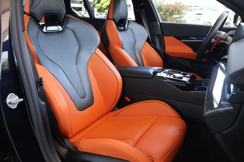 BMW M5 Sedan uit 2025, foto 11